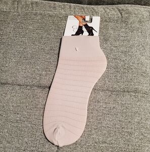 Jessica Simpson Fashion Anklet Socks Cream Tan Color